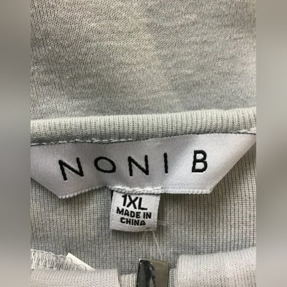 NONI B Womenwear Blouse Grey Size 1XL Roundneck Shortsleeves Comfy Cropped Tops - Picture 3 of 3